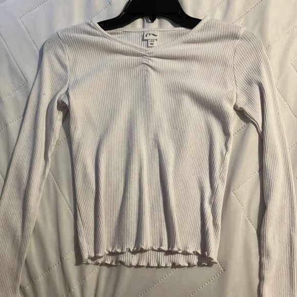 I am selling a white long sleeve shirt! - Picture 4 of 4